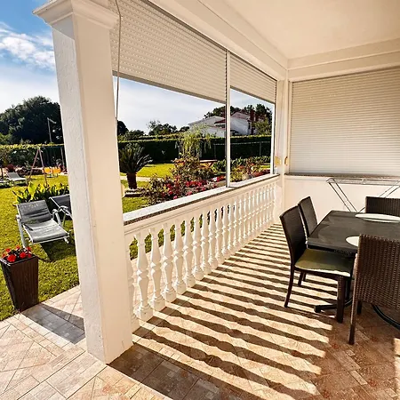 Daire Park Plaza *